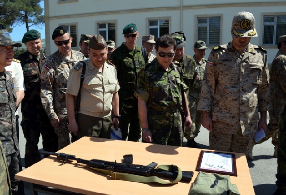 Les attachés de défense accrédités en Azerbaïdjan visitent une unité militaire