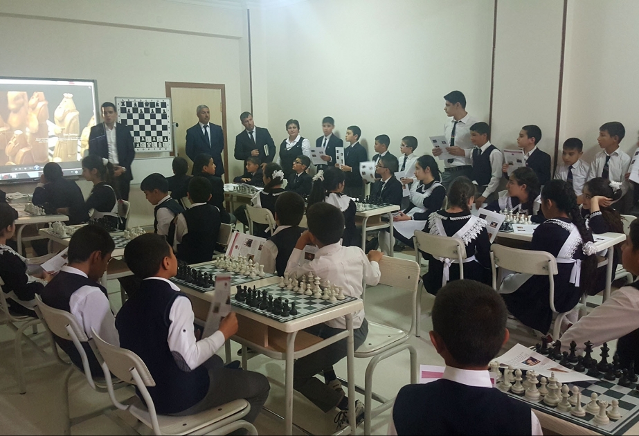 Məktəblərdə Bakı Şahmat Olimpiadası haqqında silsilə tədbirlər keçirilir