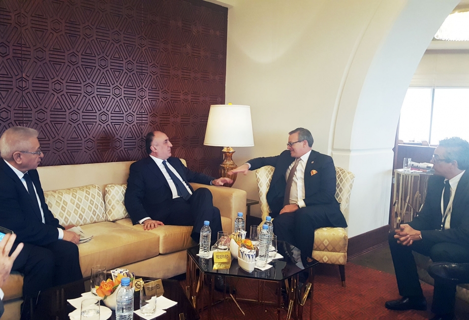 阿塞拜疆与哥斯达黎加探讨两国联系发展问题