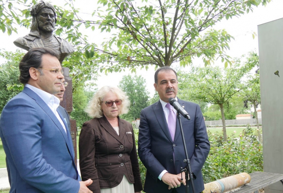 Statue of Nizami Ganjavi unveiled in Ljubljana