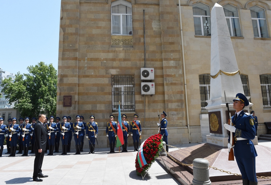 President Ilham Aliyev visits the memorial in honor of Azerbaijan Democratic Republic VIDEO