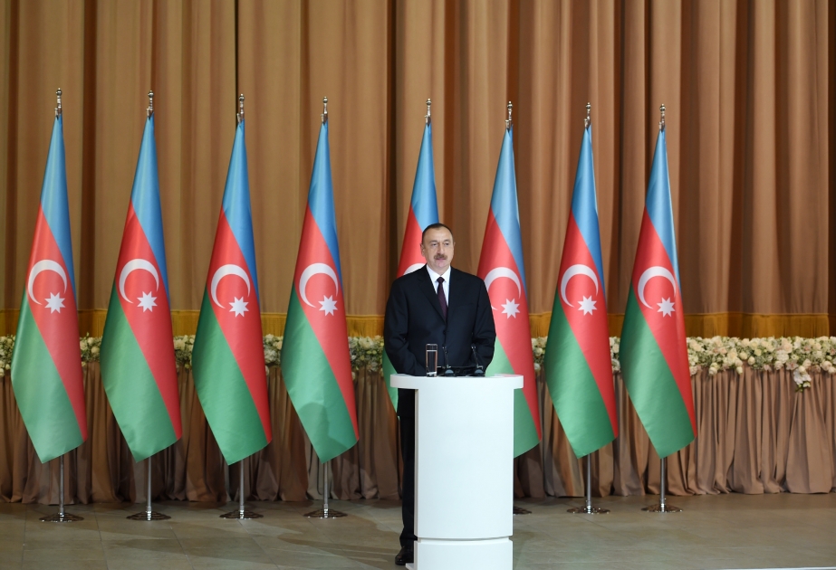 Le président Ilham Aliyev participe à la réception officielle à l’occasion de la fête nationale VIDEO