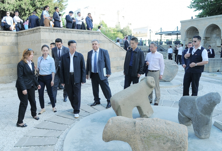 中国代表团参观巴库内城