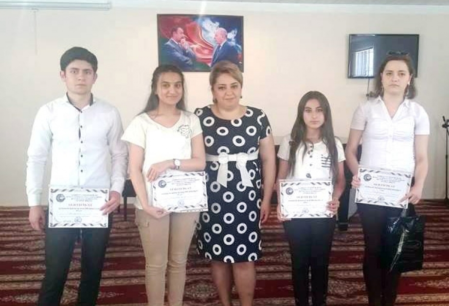 تكريم فائزين في مسابقة المعرفة بمدرسة كنجة للموسيقى