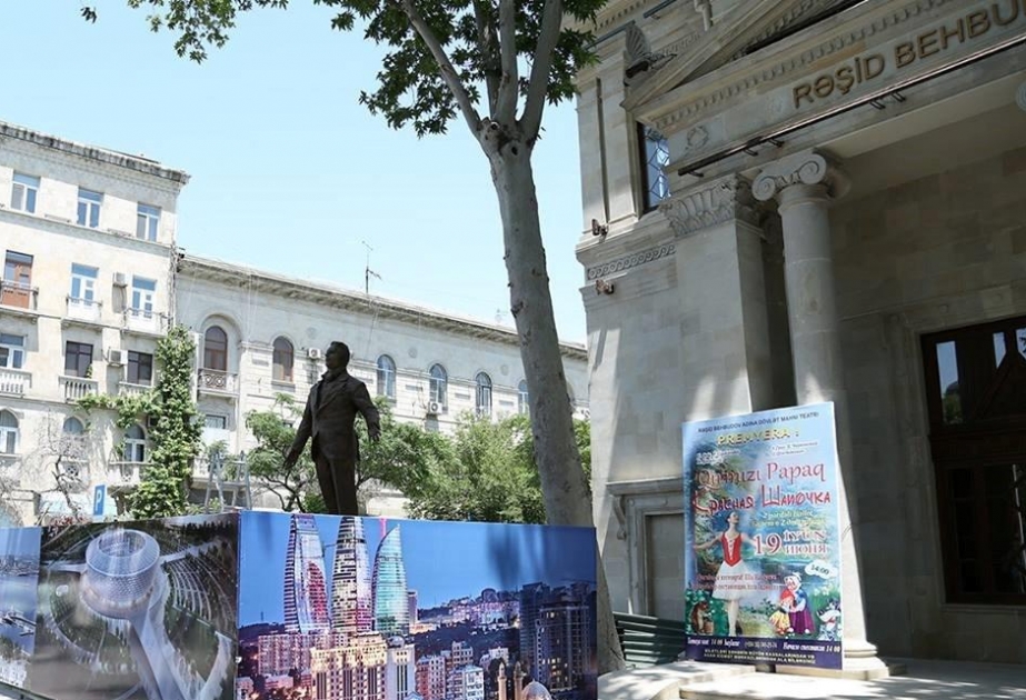 В Баку ведутся работы по установке памятника Рашиду Бейбутову