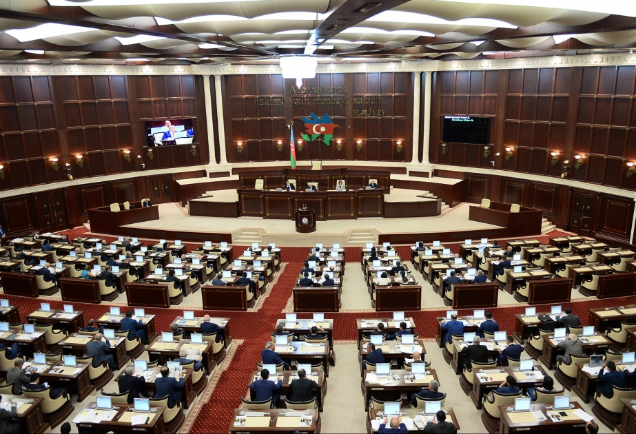 Milli Məclisin növbədənkənar iclası keçirilib