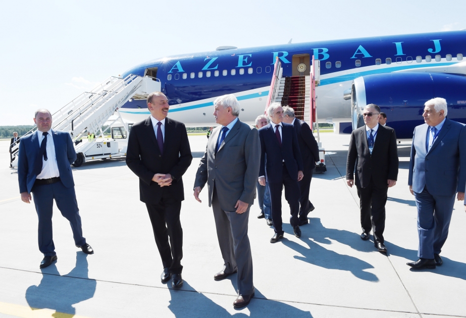 Le président Ilham Aliyev entame une visite de travail en Fédération de Russie VIDEO