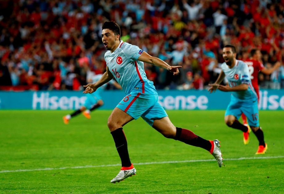 EM 2016: Türkei besiegt Tschechien 2:0