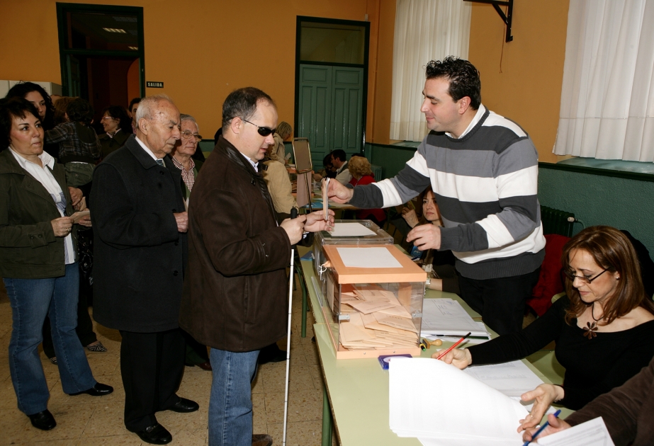 Polls open in Spanish general election
