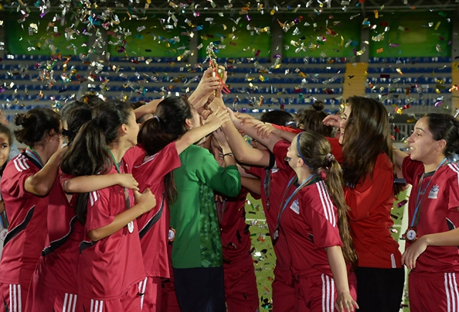 U-19 qızlar Liqasının 2015/2016-cı il mövsümünün qalibləri mükafatlandırılıb