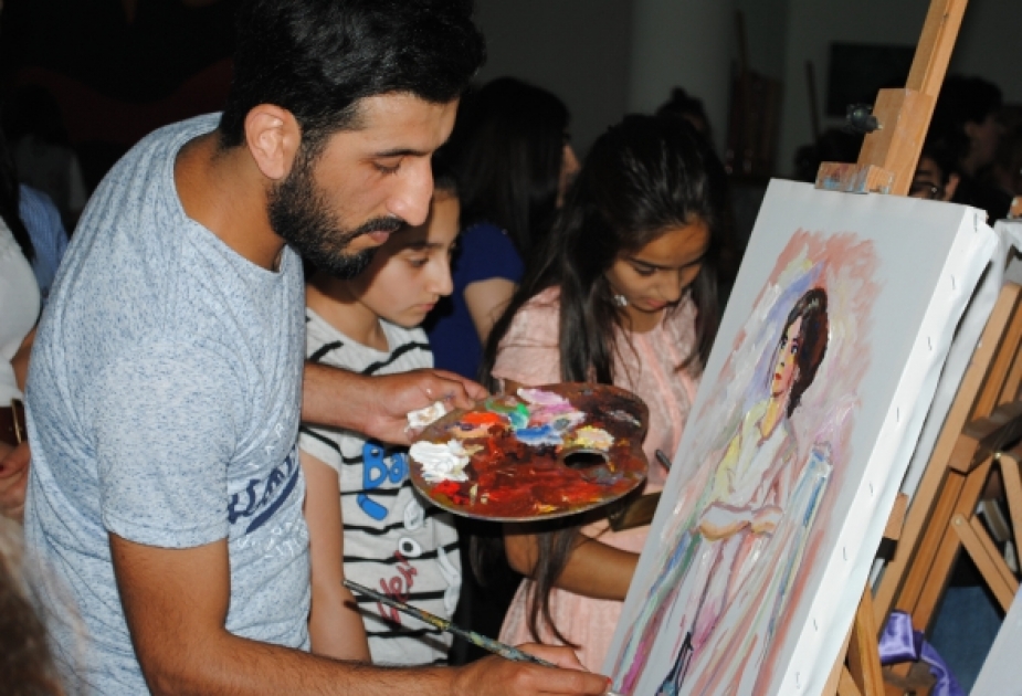 معرض "رقص الألوان" في سومغايت