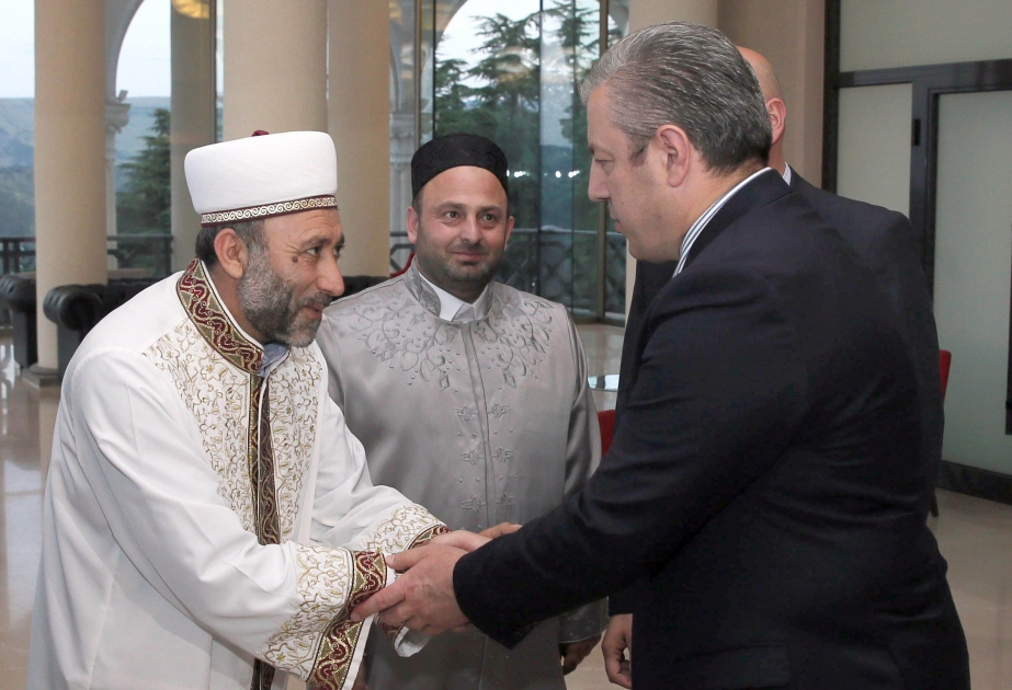 Gürcüstanın Baş naziri müsəlmanlar üçün iftar süfrəsi təşkil edib