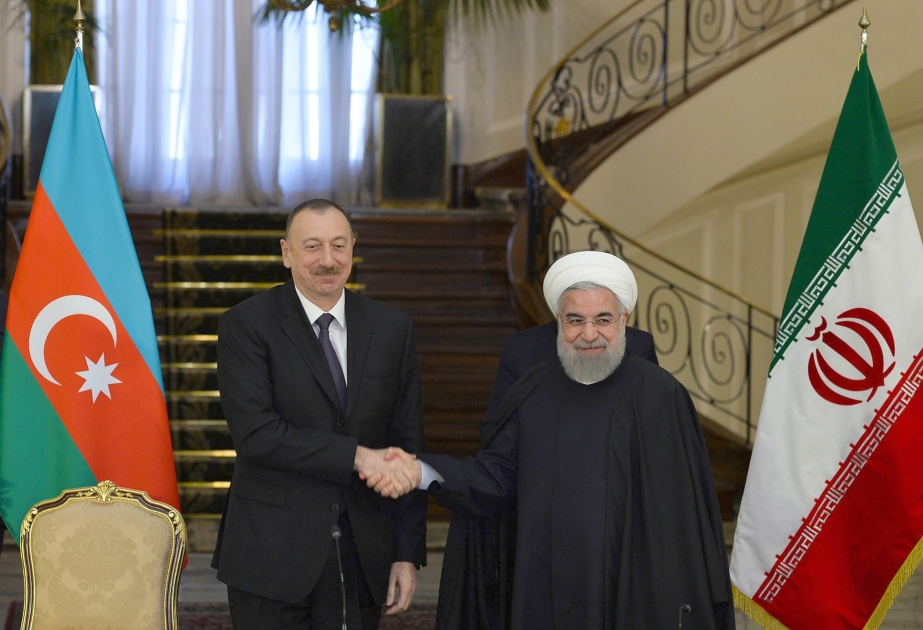 Irans Präsident Hassan Rohani telefoniert mit Präsident Ilham Aliyev