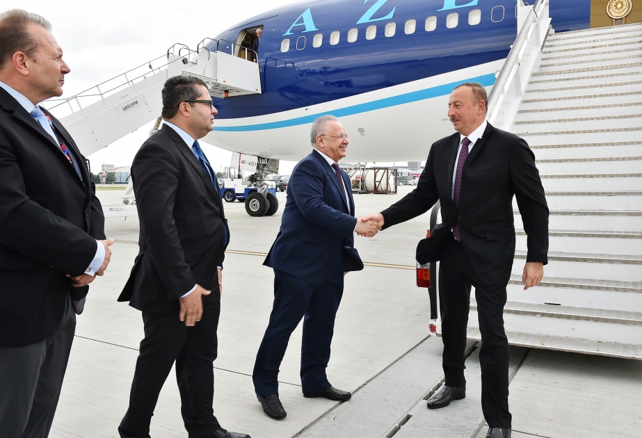 الرئيس الاذربيجاني يصل في زيارة عمل الي بولندا