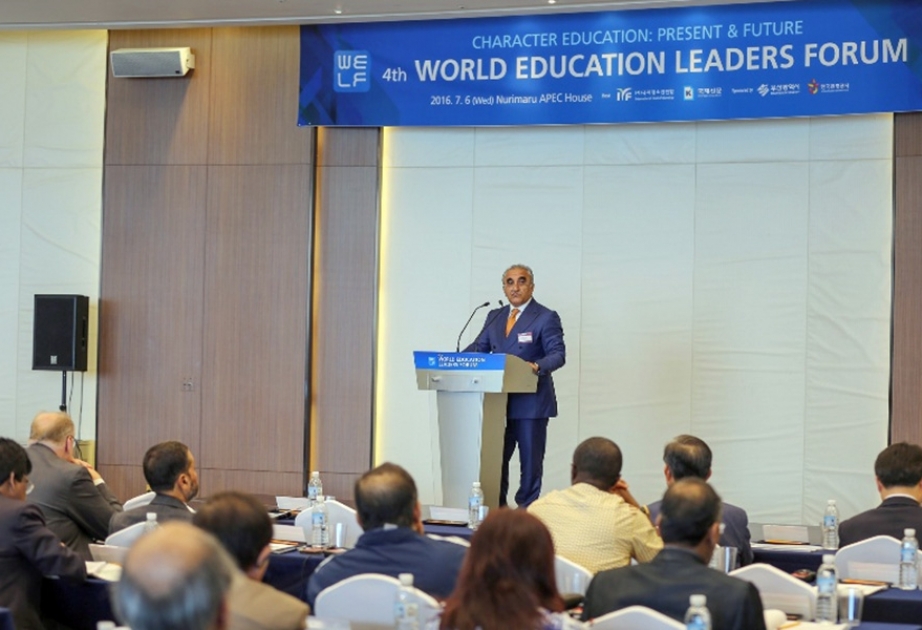 Ректор UNEC принял участие на форуме мировых лидеров образования