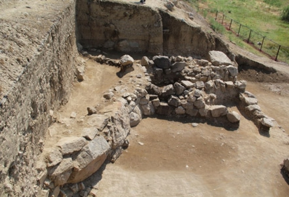 اكتشاف جدران قلعة في أذربيجان تعود إلى المرحلة المبكرة من العصر البرونزي الأوسط