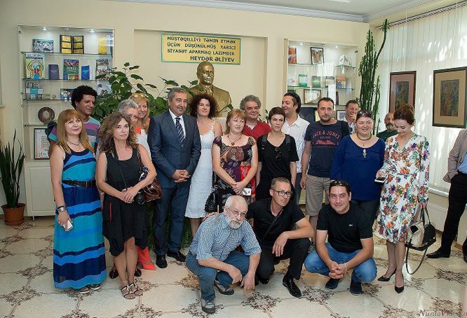 In Moldawien Ausstellung von Künstler Mir Teymur Mammadov organisiert