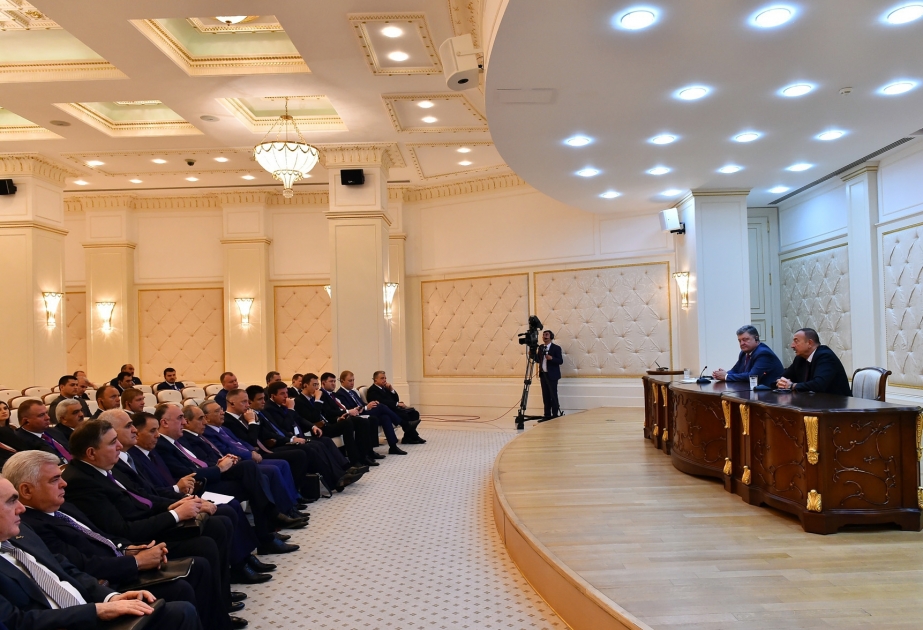 President Ilham Aliyev and President Petro Poroshenko made statements for the press VIDEO