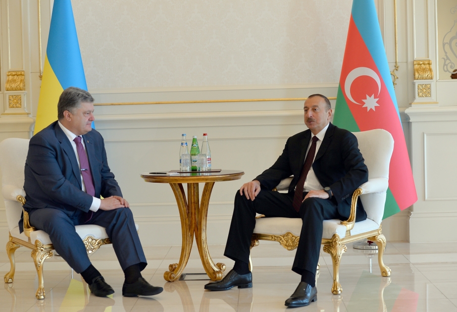 Azərbaycan Prezidenti İlham Əliyevin Ukrayna Prezidenti Petro Poroşenko ilə təkbətək görüşü VİDEO