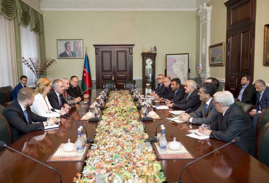 SOCAR und rumänisches Unternehmen Transgaz unterzeichnen eine Absichtserklärung