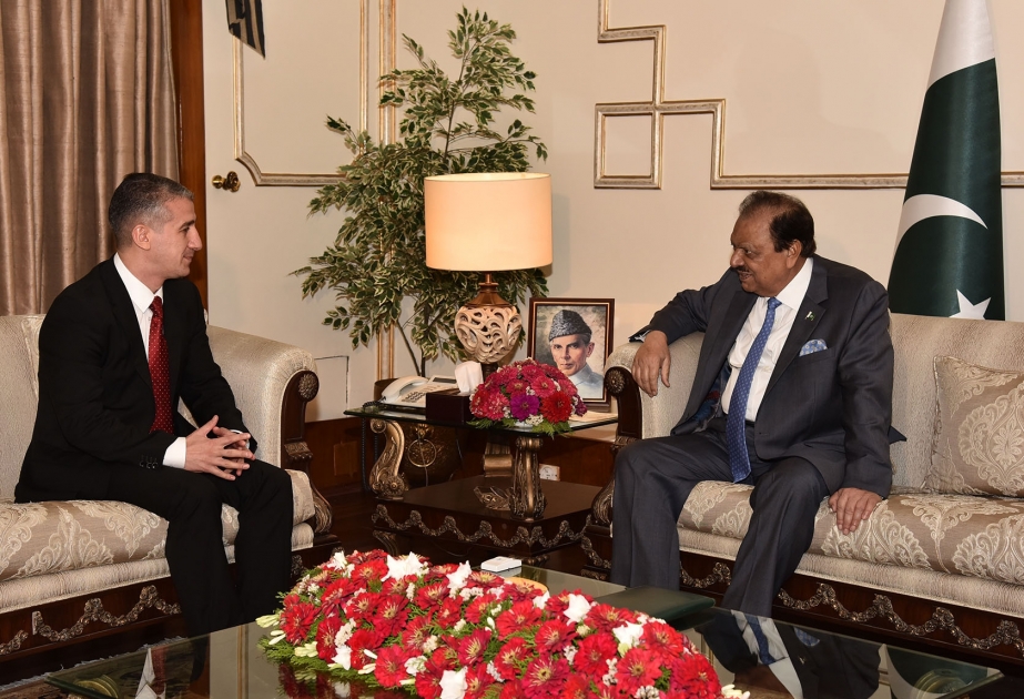 L’ambassadeur d’Azerbaïdjan remet ses lettres de créance au président pakistanais