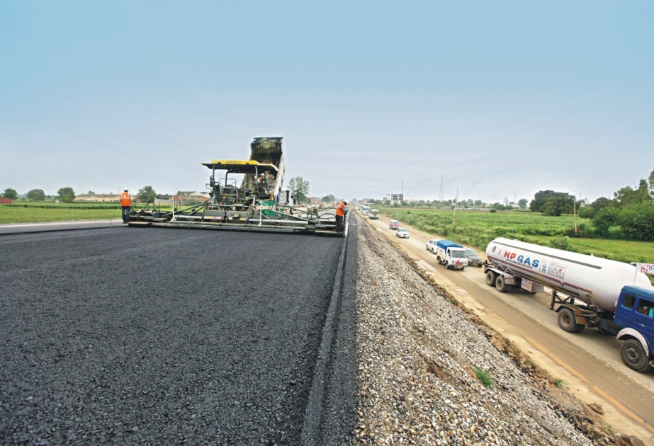 2,1 millions de manats alloués à la construction d’une route à Djalilabad