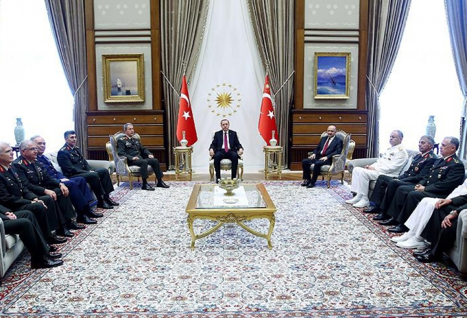 أردوغان يلتقي أعضاء المجلس العسكري الأعلى