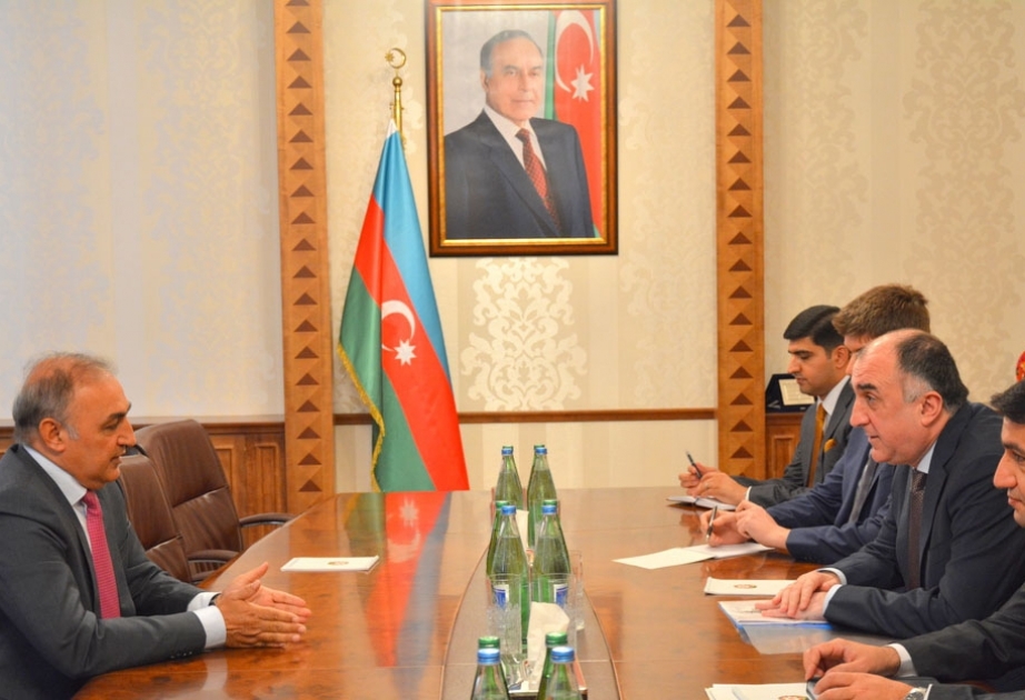 Botschafter von Pakistan in Baku trifft sich mit Außenminister