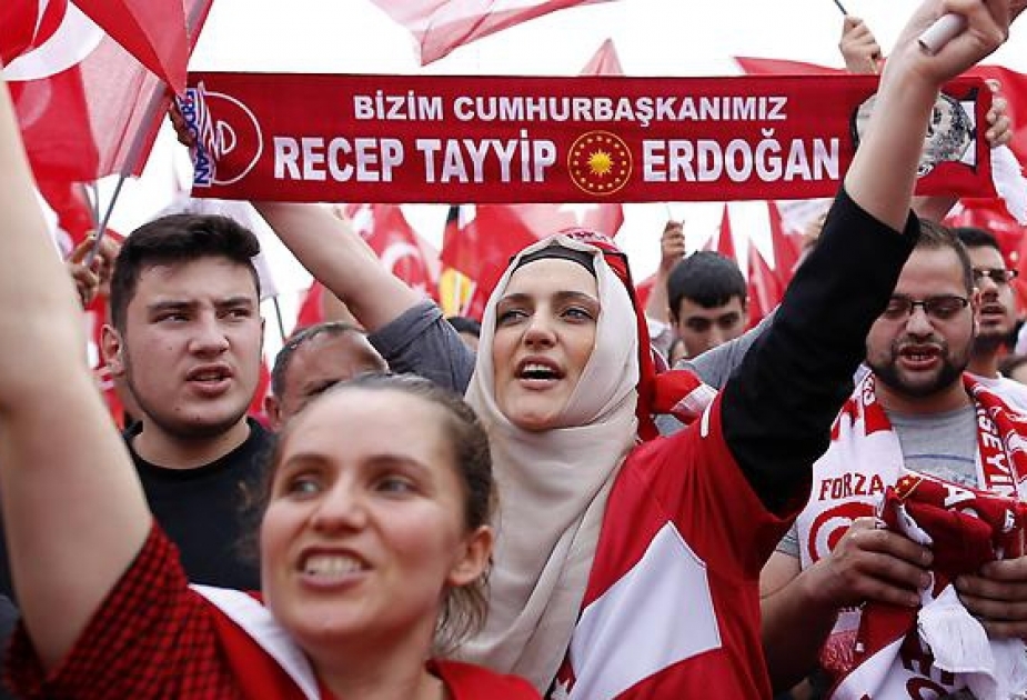В Кёльне прошел митинг в поддержку конституционной власти в Турции