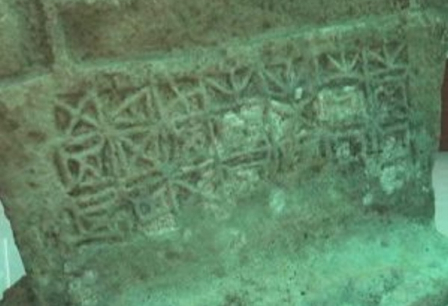 Cəlilabadda üzərində xüsusi yazılar olan məzar daşı tapılıb VİDEO