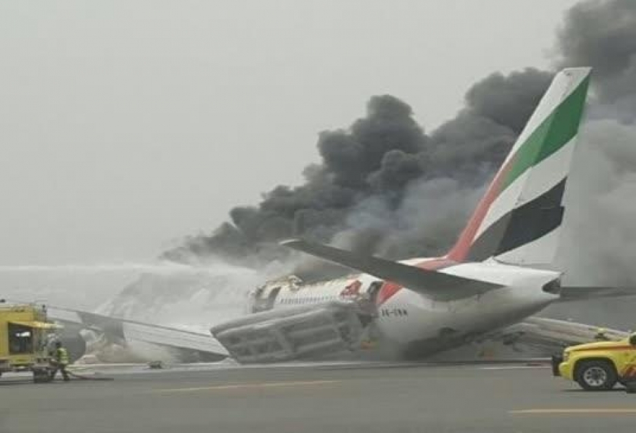 Fluglinie Emirates-Notlandung auf dem Airport Dubai