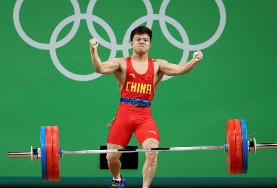 中国的举重运动员在里约奥运会上打破了世界纪录