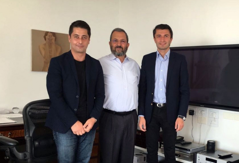 Ehemaliger Präsident und Premierminister von Israel treffen sich mit Mitgliedern von internationalem Nizami Ganjavi Zentrum