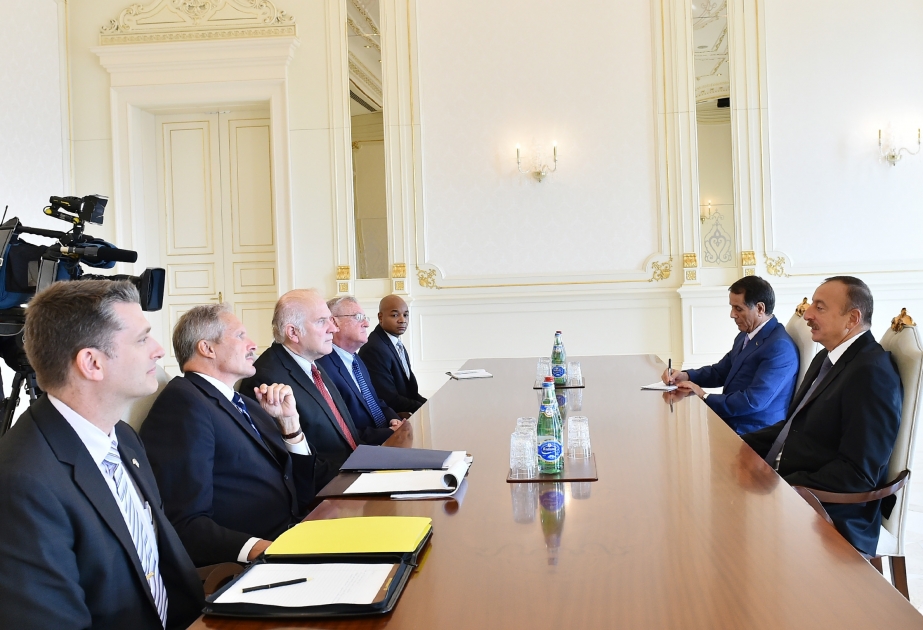 Präsident Ilham Aliyev empfängt Vertreter des US-Kongresses VIDEO