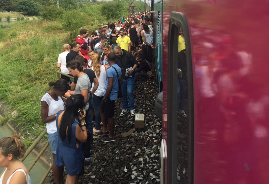 Около 60 человек пострадали при крушении поезда во Франции
