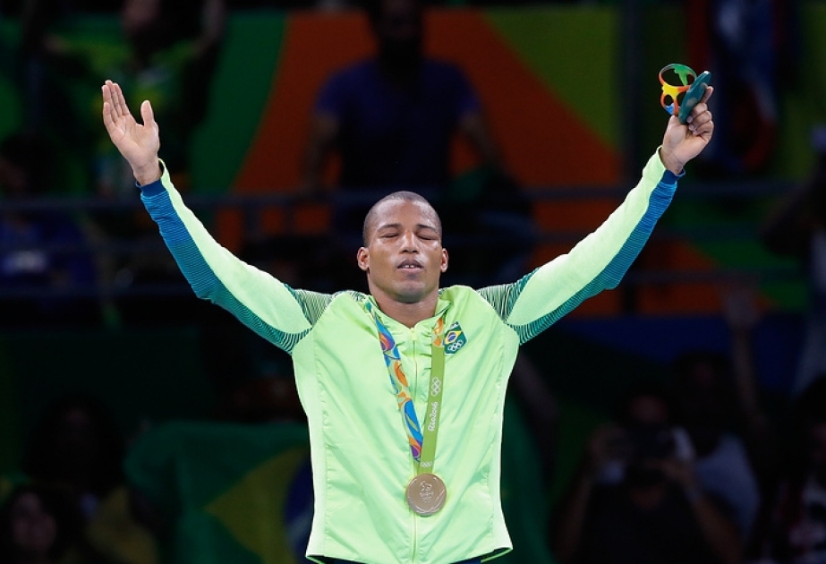 Braziliya boksçusu təşkilatçı ölkəyə üçüncü qızıl medalı qazandırıb