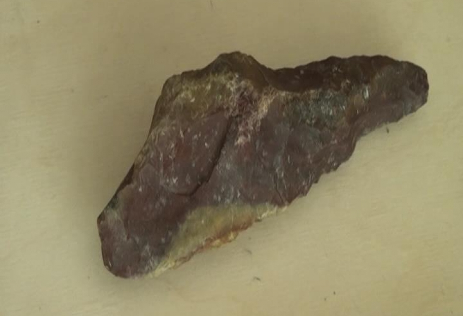 Des outils de l’époque néolithique découverts dans la grotte de Damdjili à Gazakh