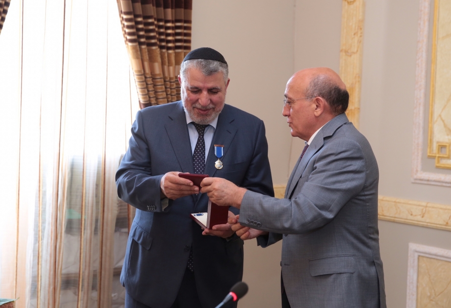 Head of Religious Community of Mountain Jews receives Shohrat Order VIDEO