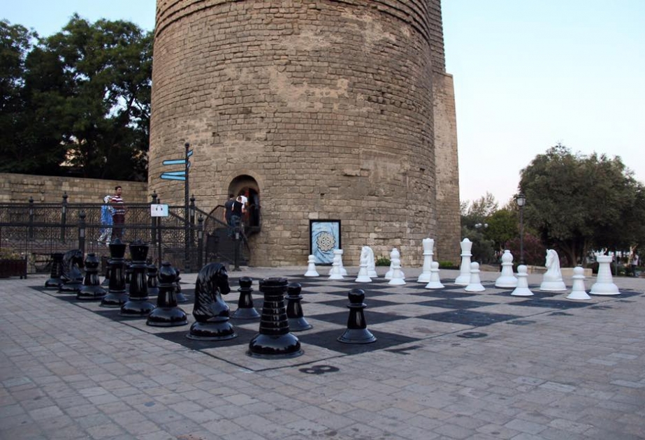Помимо прогулки по Ичеришехер, вы также сможете сыграть там в шахматы