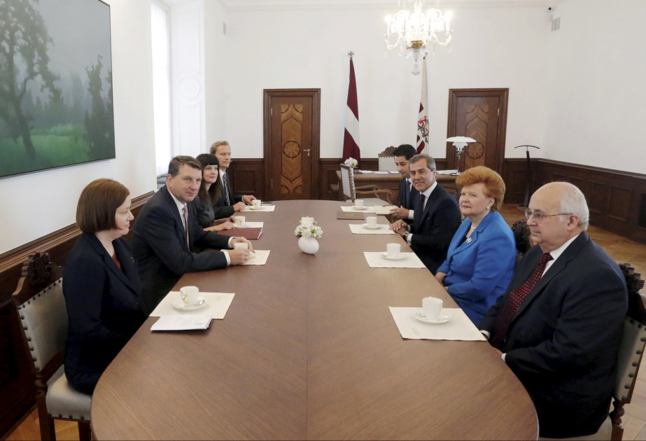 Le président letton a reçu les membres du conseil d’administration du Centre international Nizami Gandjavi