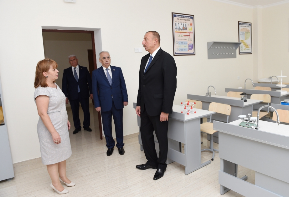 Президент Ильхам Алиев ознакомился с условиями, созданными в новом учебном корпусе школы номер 245 в Баку [ОБНОВЛЕНО] ВИДЕО