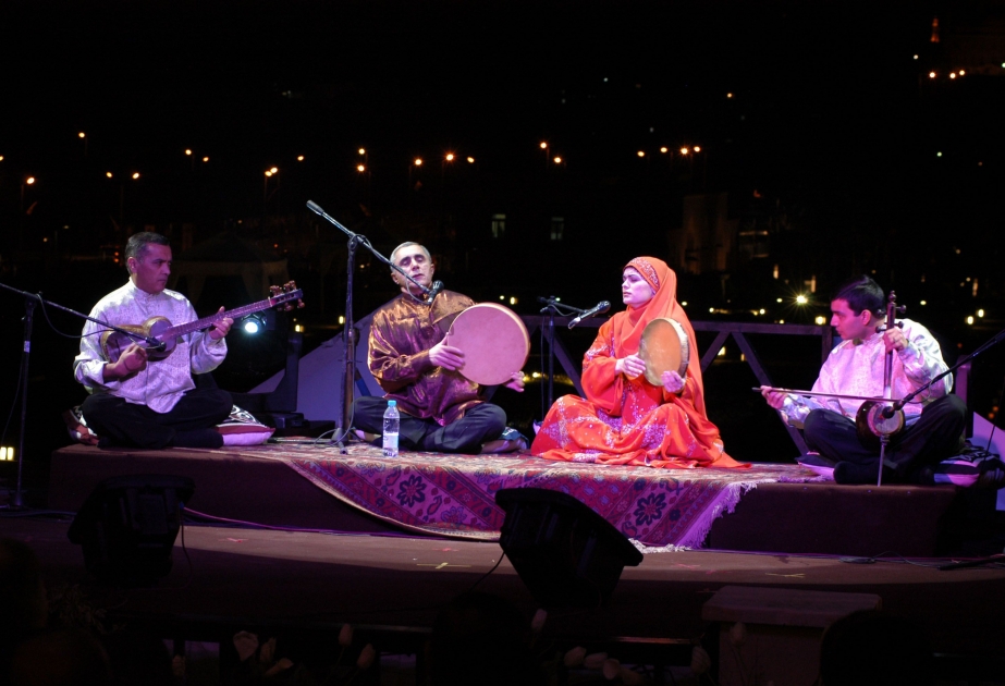 Dünya şöhrətli muğam ifaçısı Alim Qasımov üç ölkədə konsert proqramı ilə çıxış edəcək