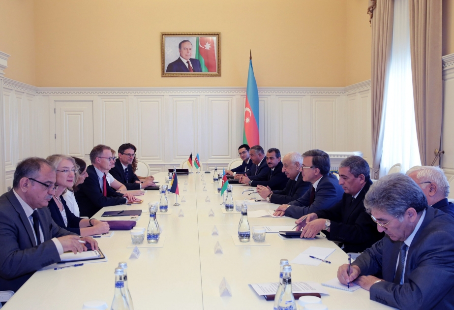Aserbaidschan und Deutschland unterzeichnen zwei Abkommen