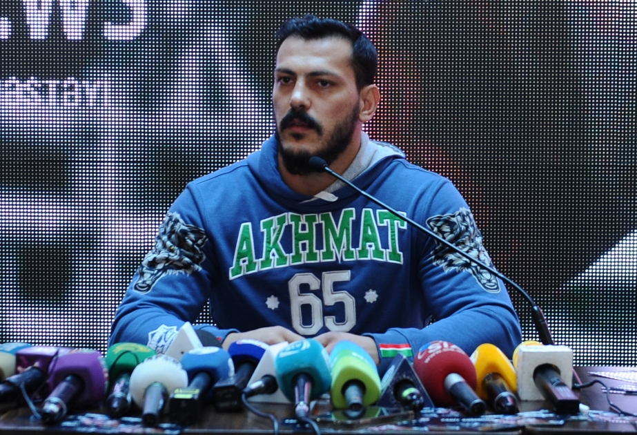 Azərbaycanlı dünya çempionu Zabit Səmədov azarkeşləri ilə görüşüb VİDEO