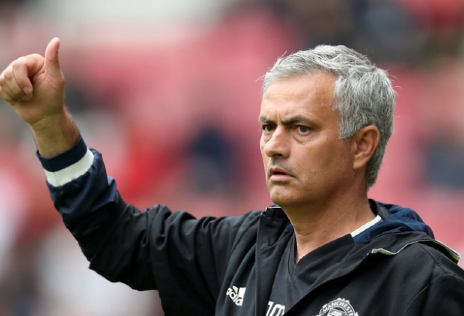 Mançester derbisi: Xosep Qvardiola rəqibi Joze Mourinyo ilə dueldən qalib ayrılıb