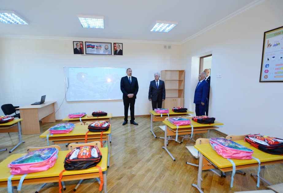 Prezident İlham Əliyev Bakıdakı 12 nömrəli orta məktəb üçün tikilmiş yeni tədris korpusunda yaradılan şəraitlə tanış olub [YENİLƏNİB] VİDEO