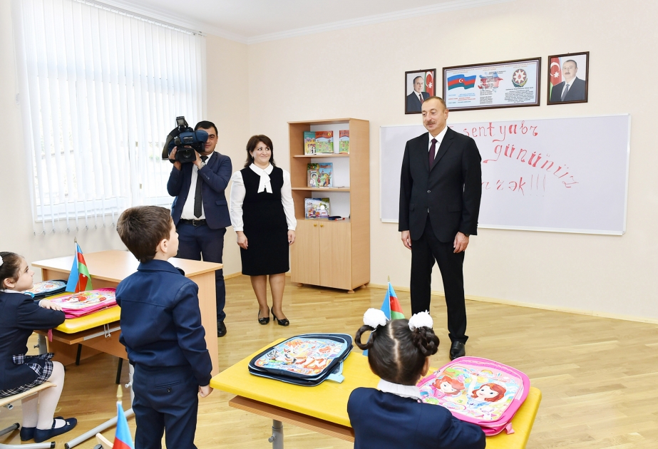 Prezident İlham Əliyev Bakıdakı 311 nömrəli orta məktəbin yeni binasının açılışında iştirak edib [YENİLƏNİB] VİDEO