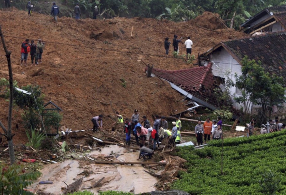 Indonesia: Floods, landslides kill at least 10 in West Java
