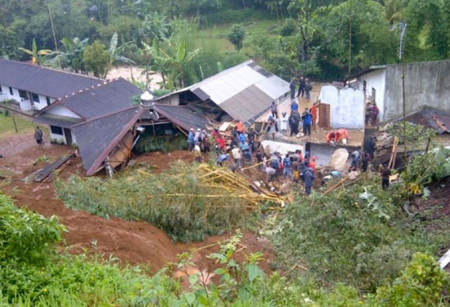 Число жертв природного бедствия на острове Ява достигло 19 человек