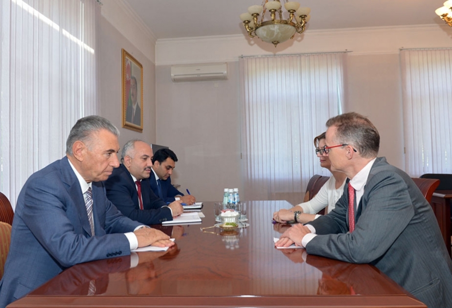 Посол Германии в Азербайджане побывал в Госкомитете по делам беженцев и вынужденных переселенцев